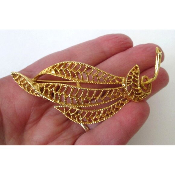 Cathe Signed Curled Leaf Brooch Pin - Filigree Openwork - Vintage Jewelry - Picture 5 of 8